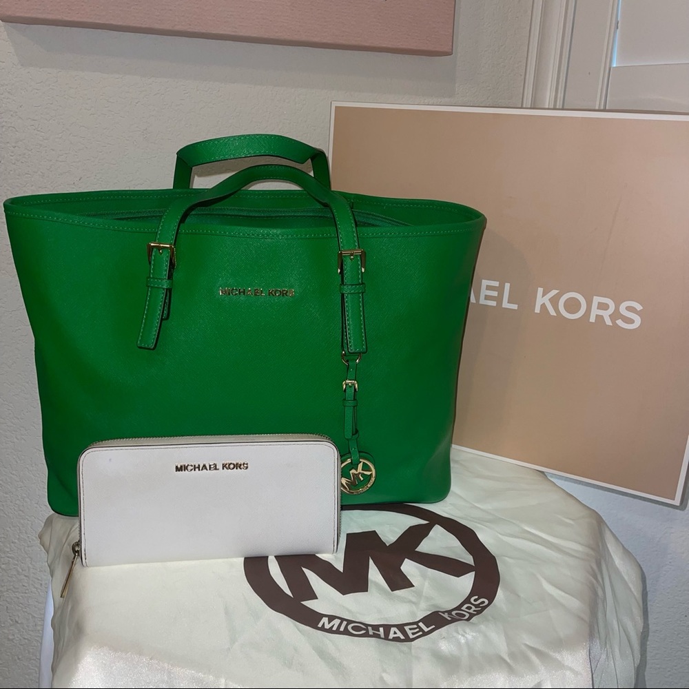 Michael Kors Jet Set Large Tote & Wallet